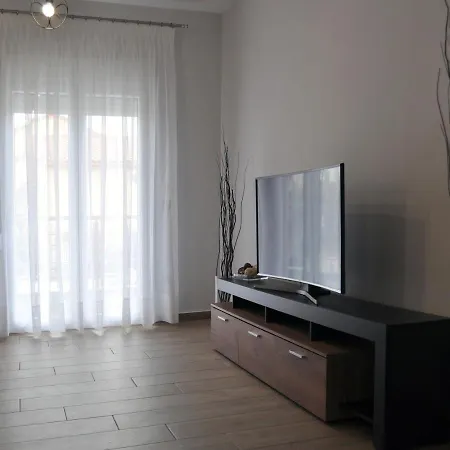 Apartment Thea Nea Karvali