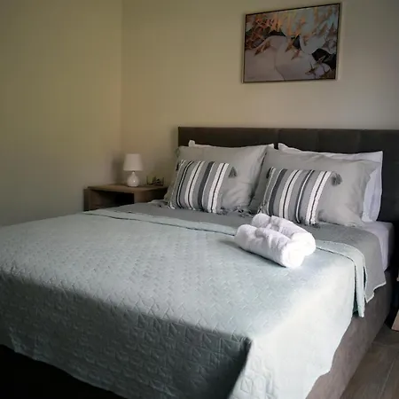 Thea Apartment