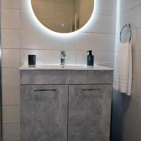 Thea * Nea Karvali