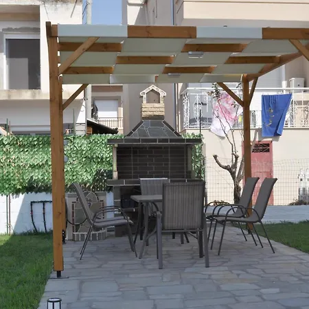 Thea Apartment *